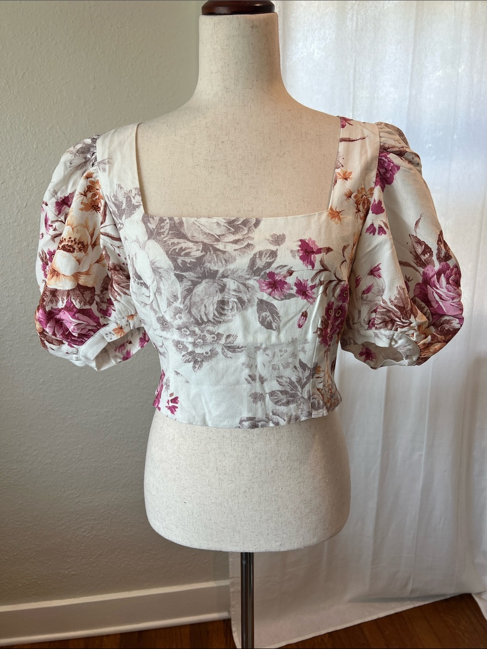 Olivaceous Floral Square-Neck Puff Sleeve Crop Top - Cream & Pink & Brown